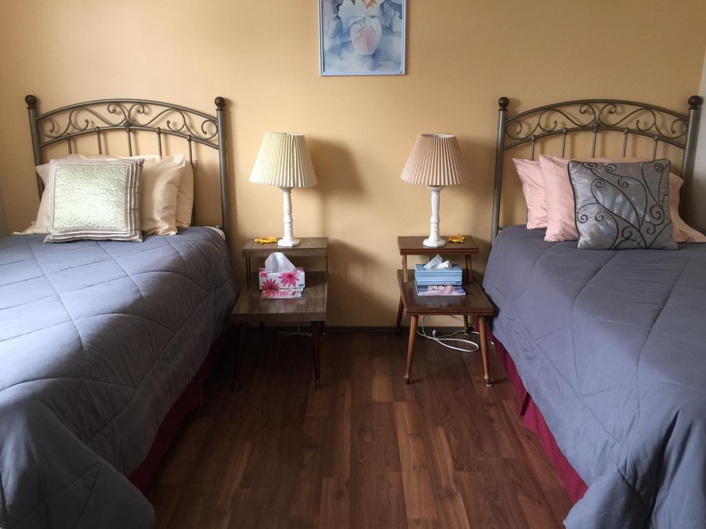 Wild Rose Bed & Breakfast Saskatoon Oda fotoğraf