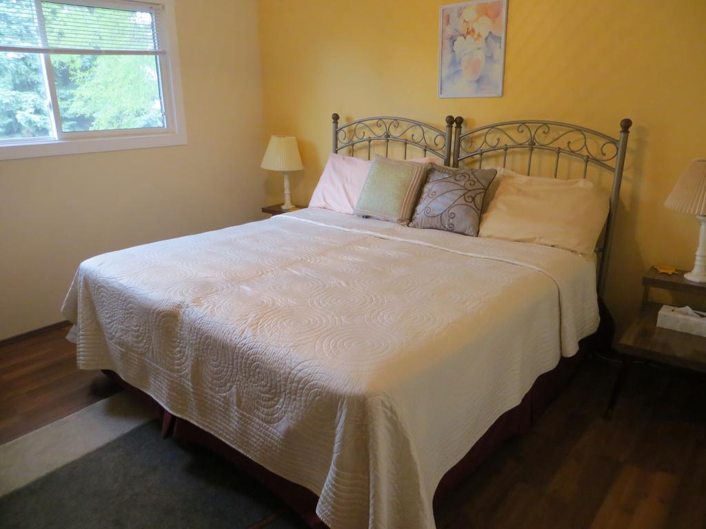Wild Rose Bed & Breakfast Saskatoon Oda fotoğraf