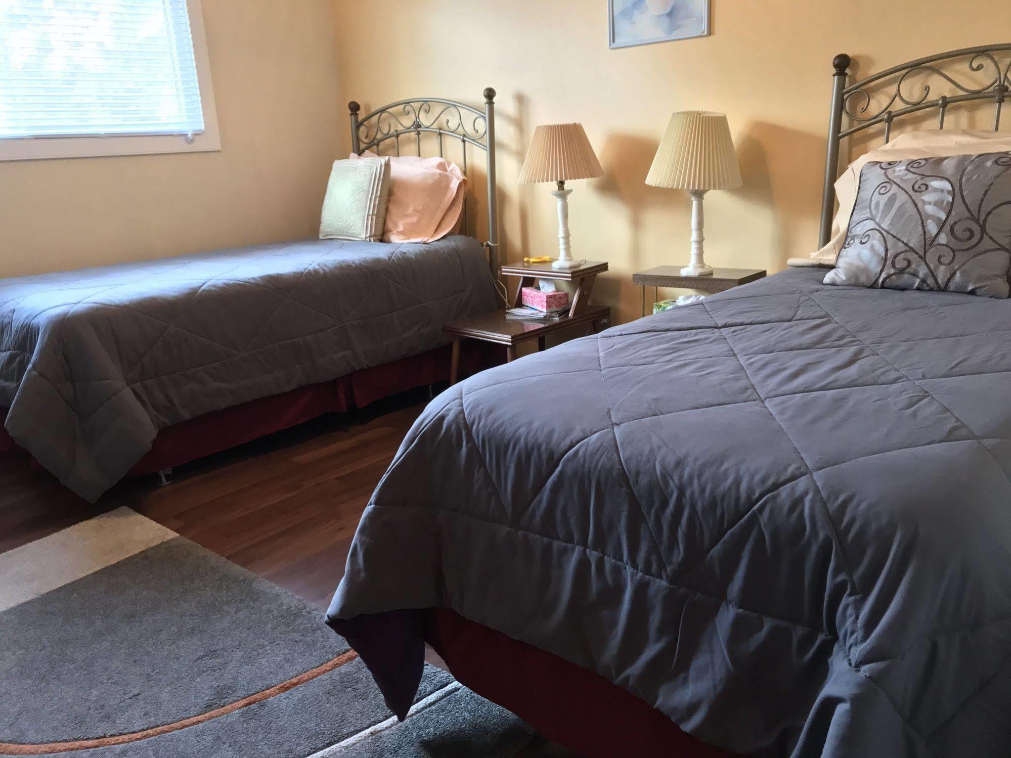Wild Rose Bed & Breakfast Saskatoon Dış mekan fotoğraf