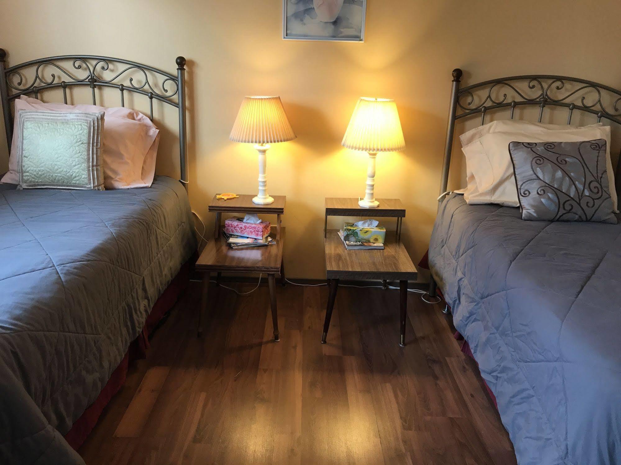 Wild Rose Bed & Breakfast Saskatoon Dış mekan fotoğraf